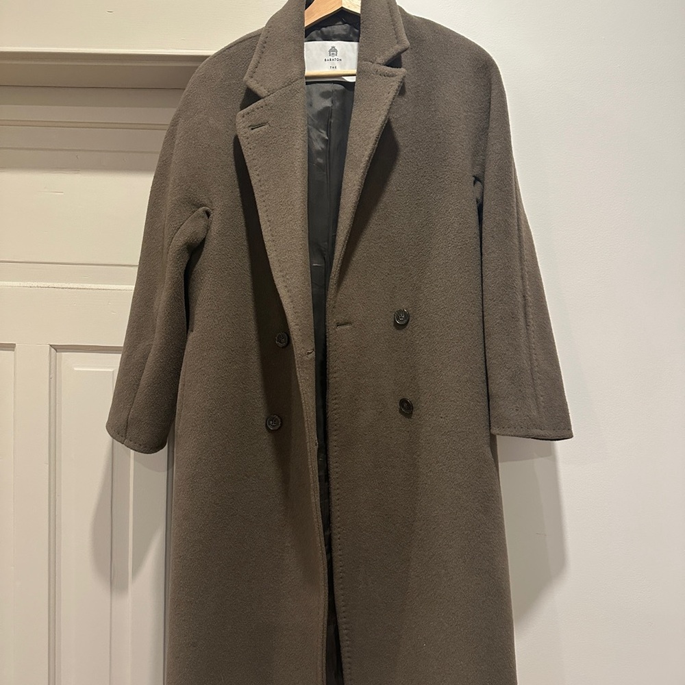 Aritzia Babaton Slouch Coat, Reg. XS 2024 „Soot” colour.